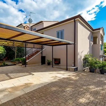 Lidija Holiday home Porec